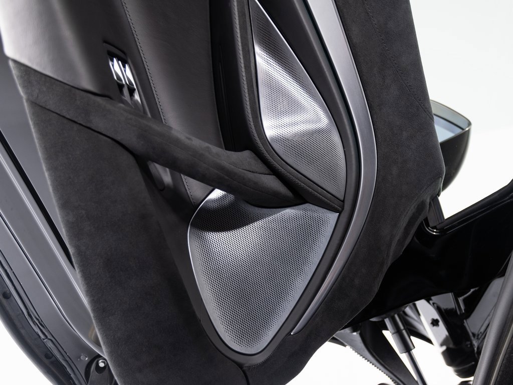 Used 2024 McLaren 750S image 12