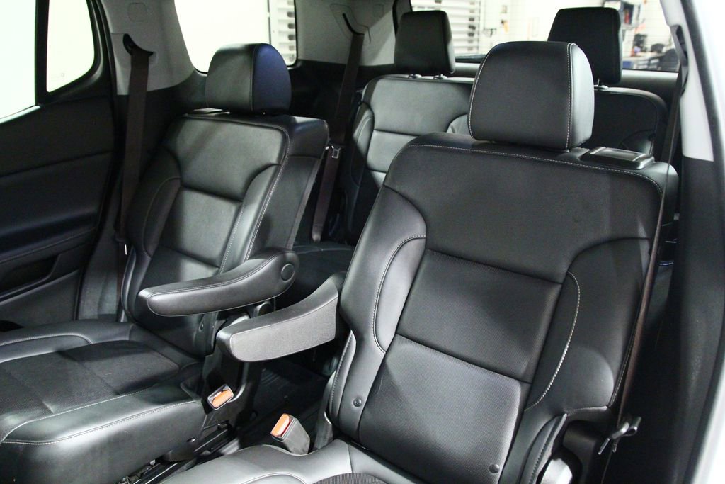 Used 2022 GMC Acadia SLT w/ Elevation Edition image 30