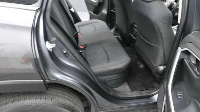 Used 2021 Toyota RAV4 LE AWD/4WD image 17