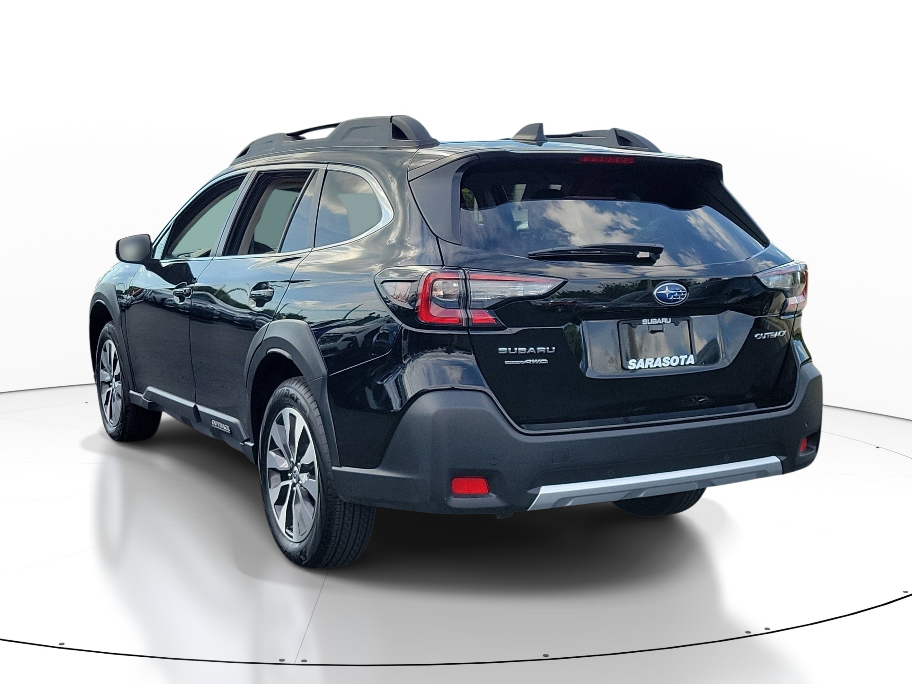 Used 2025 Subaru Outback Limited AWD/4WD image 4