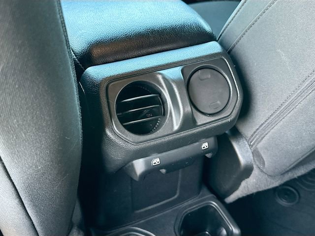 Used 2022 Jeep Wrangler Unlimited Sport AWD/4WD image 23