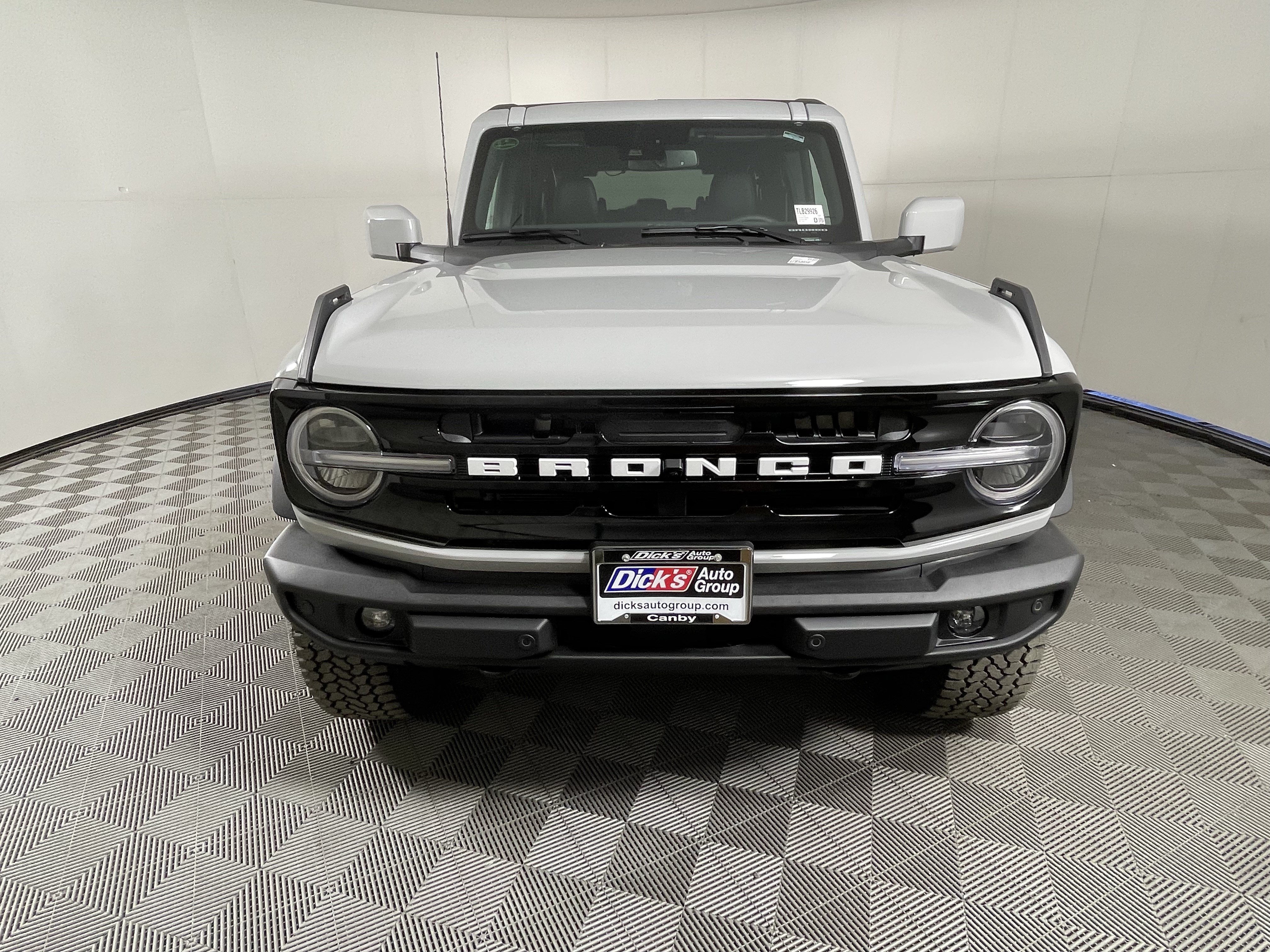 New 2026 Ford Bronco Outer Banks w/ Sasquatch Package AWD/4WD image 8