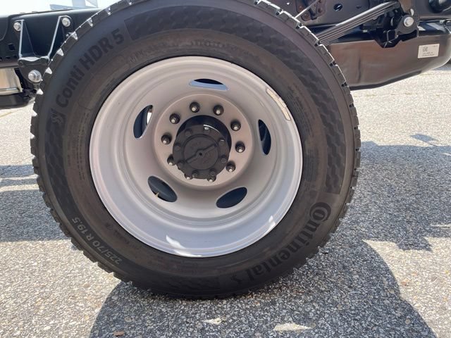 New 2026 Ford F550 4x4 Regular Cab Super Duty image 8