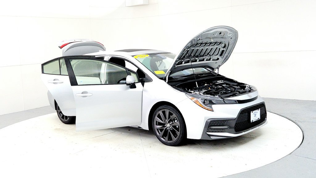 Used 2022 Toyota Corolla SE w/ SE Premium Package FWD image 12