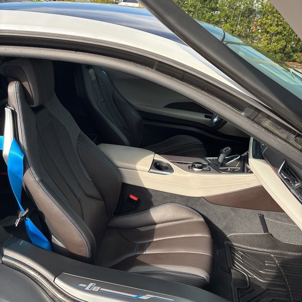 Used 2019 BMW i8 Coupe AWD/4WD image 10