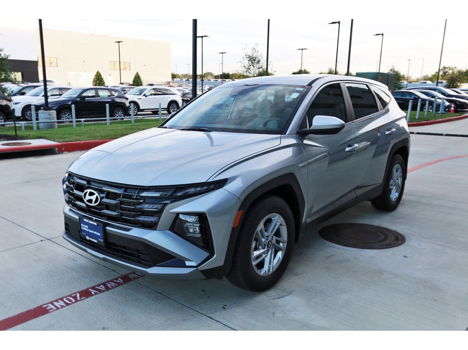 Certified 2026 Hyundai Tucson SE image 4