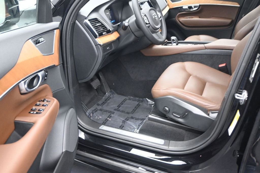 Used 2024 Volvo XC90 B6 Plus AWD/4WD image 10