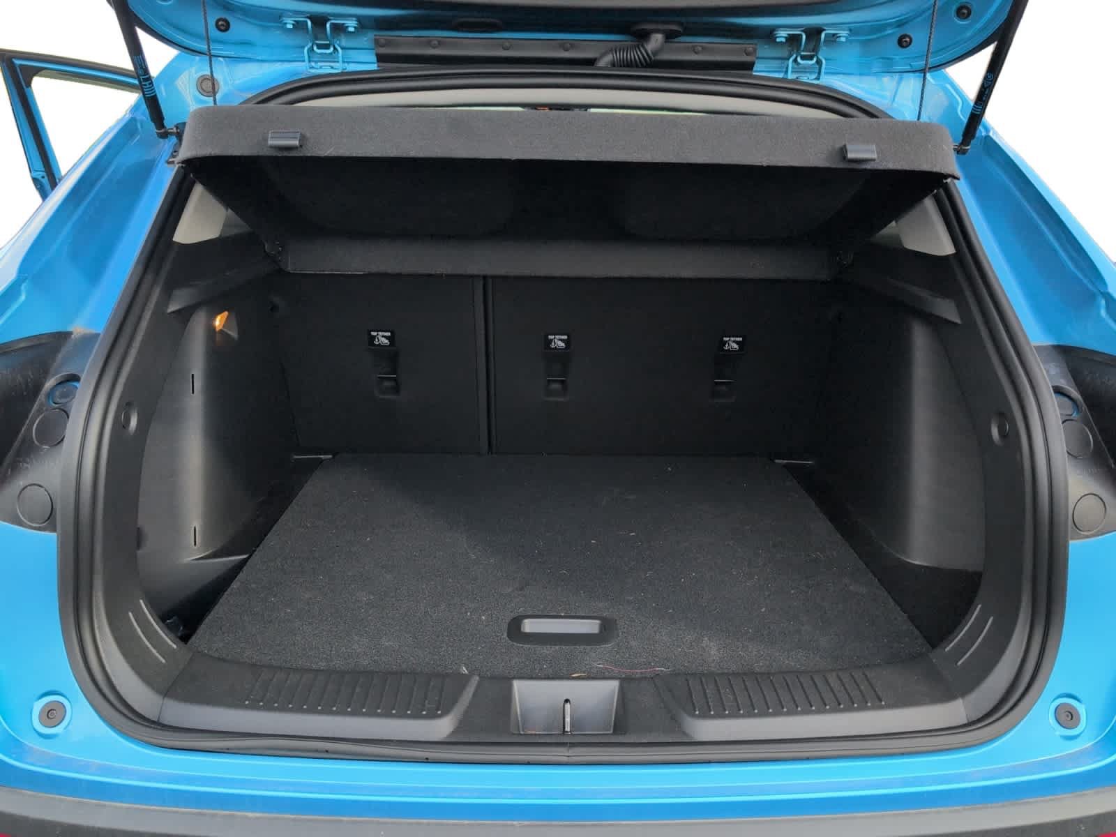 Used 2025 Chevrolet Trax LT w/ LT Convenience Package FWD image 23