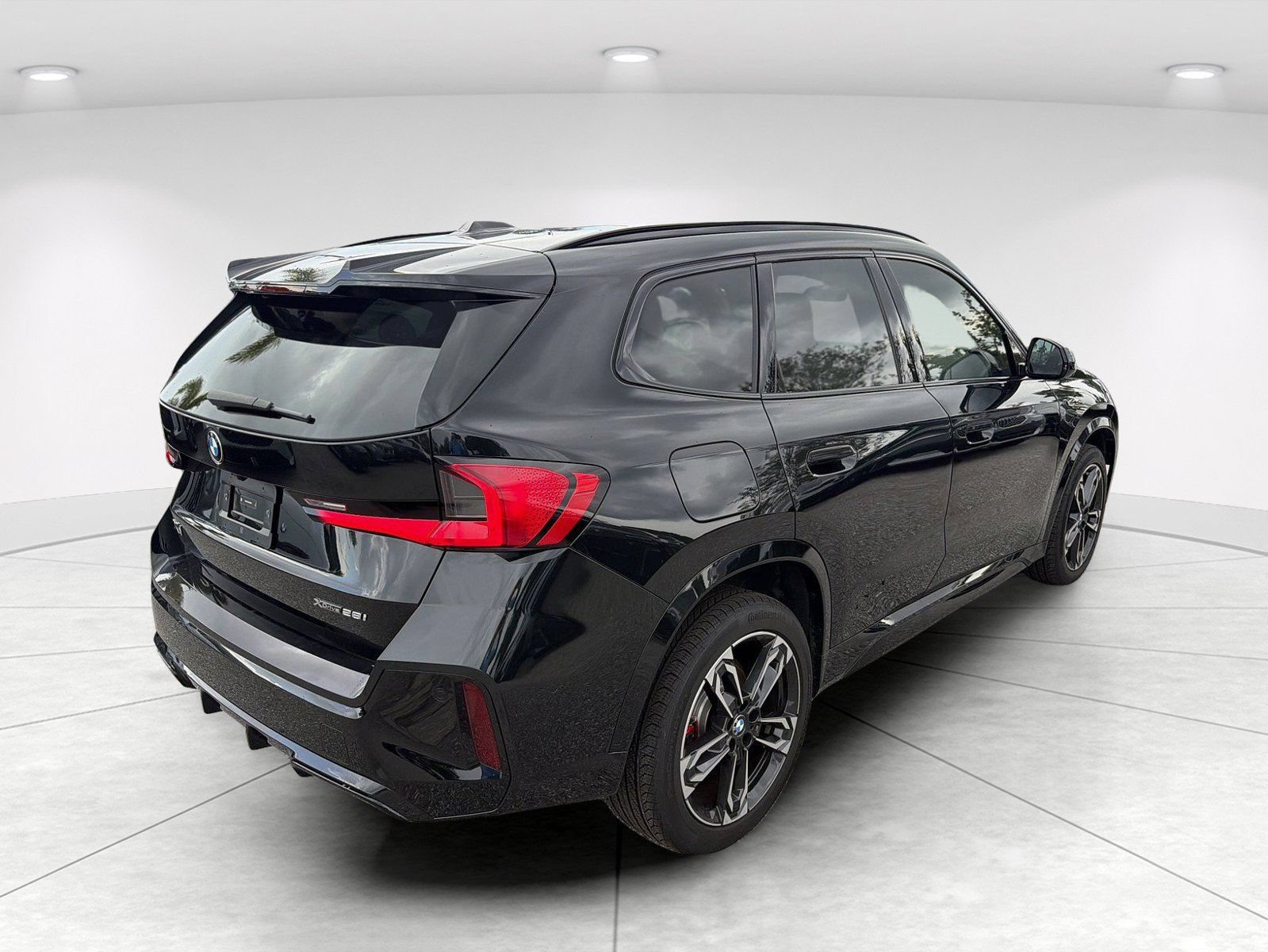 New 2026 BMW X1 xDrive28i w/ Technology Package AWD/4WD image 4