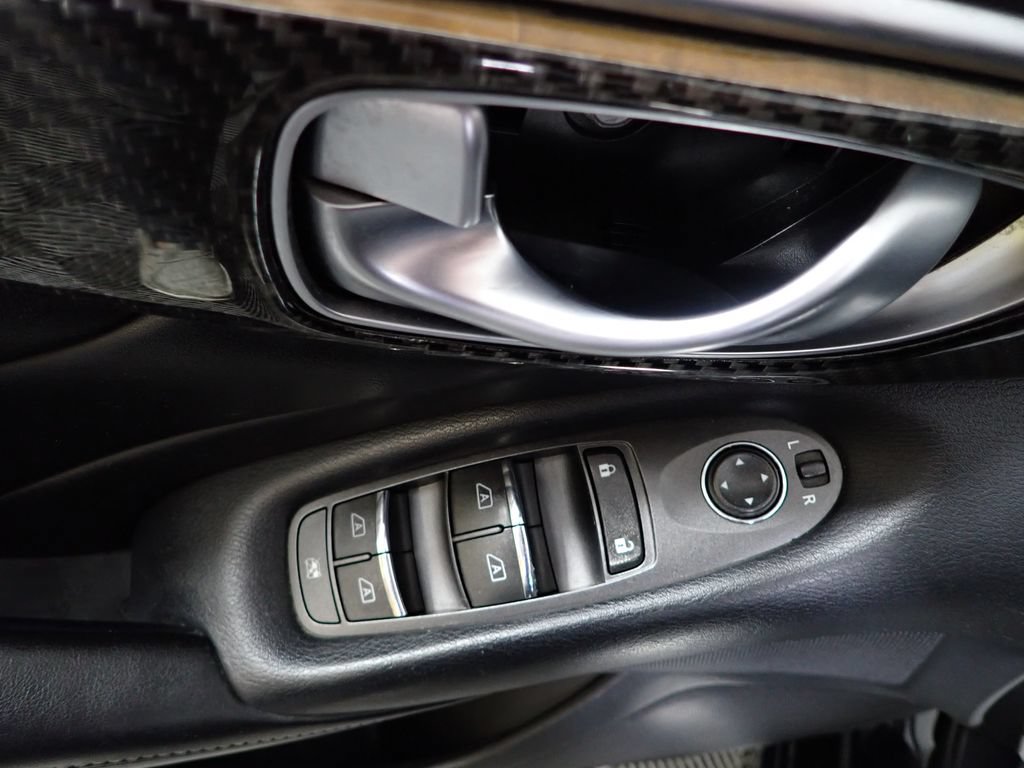 Used 2018 INFINITI Q50 Luxe w/ Sensory Package (Luxe) AWD/4WD image 19
