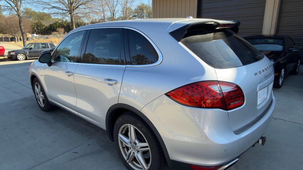 Used 2011 Porsche Cayenne S image 9