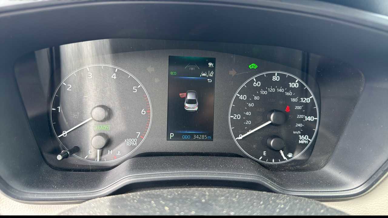 Used 2025 Toyota Corolla LE image 2