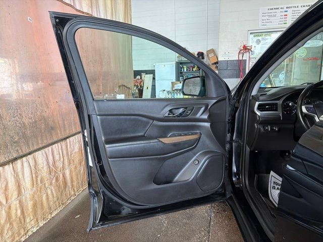 Used 2019 GMC Acadia SLE w/ LPO, Black Accent Package FWD image 11