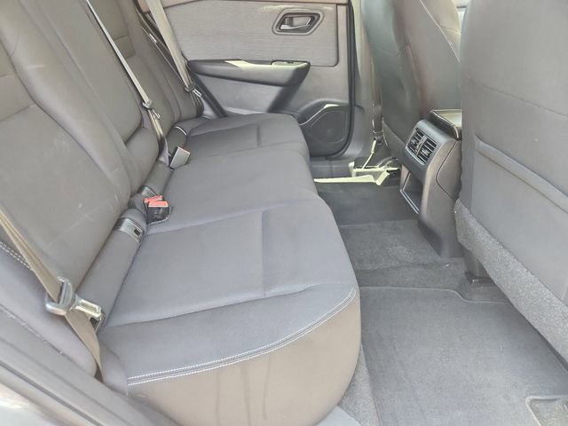 Used 2023 Nissan Rogue S image 25