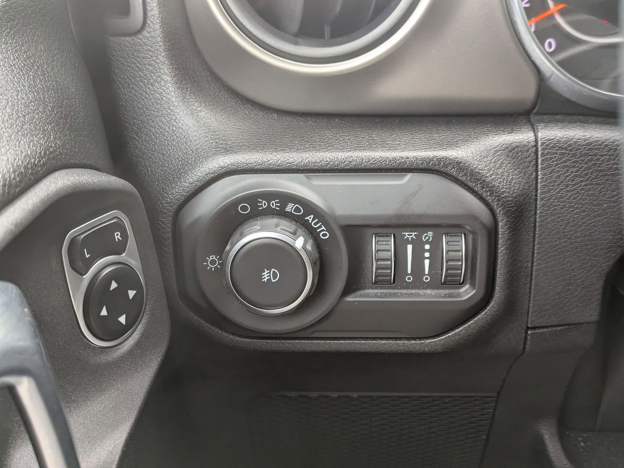 Used 2018 Jeep Wrangler Unlimited Sport S image 14