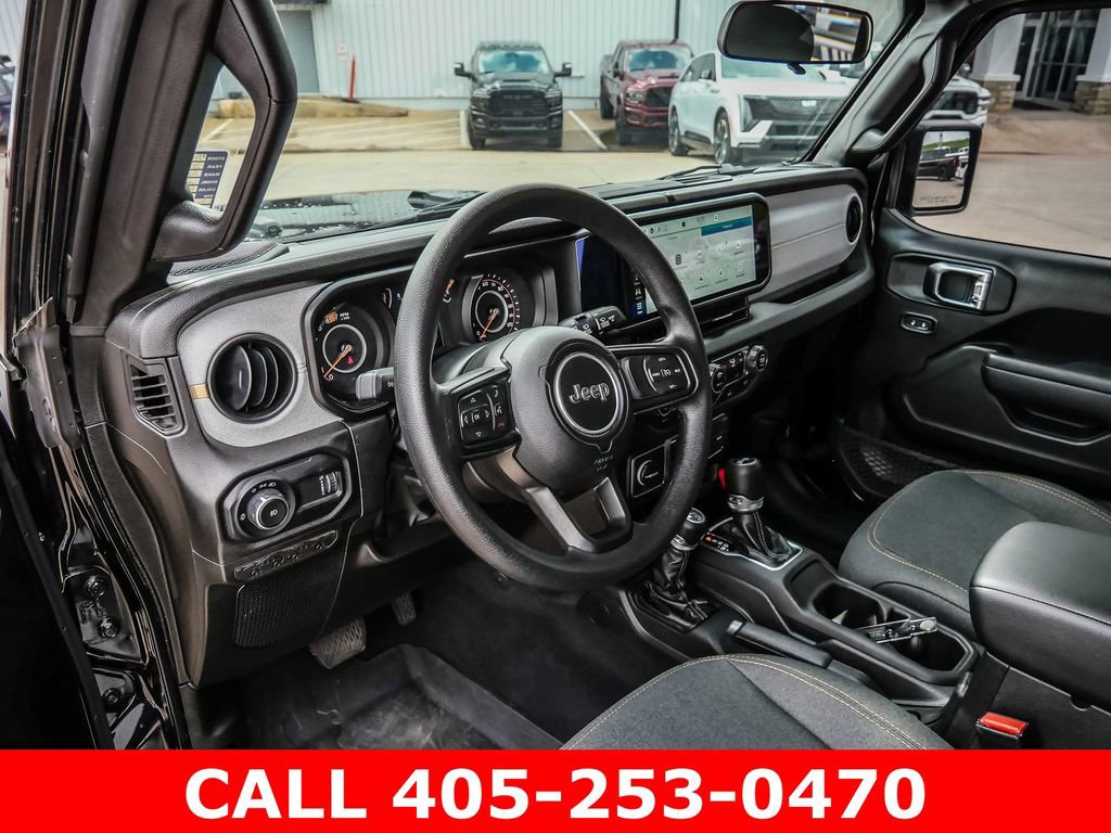 Used 2025 Jeep Wrangler Sport AWD/4WD image 27