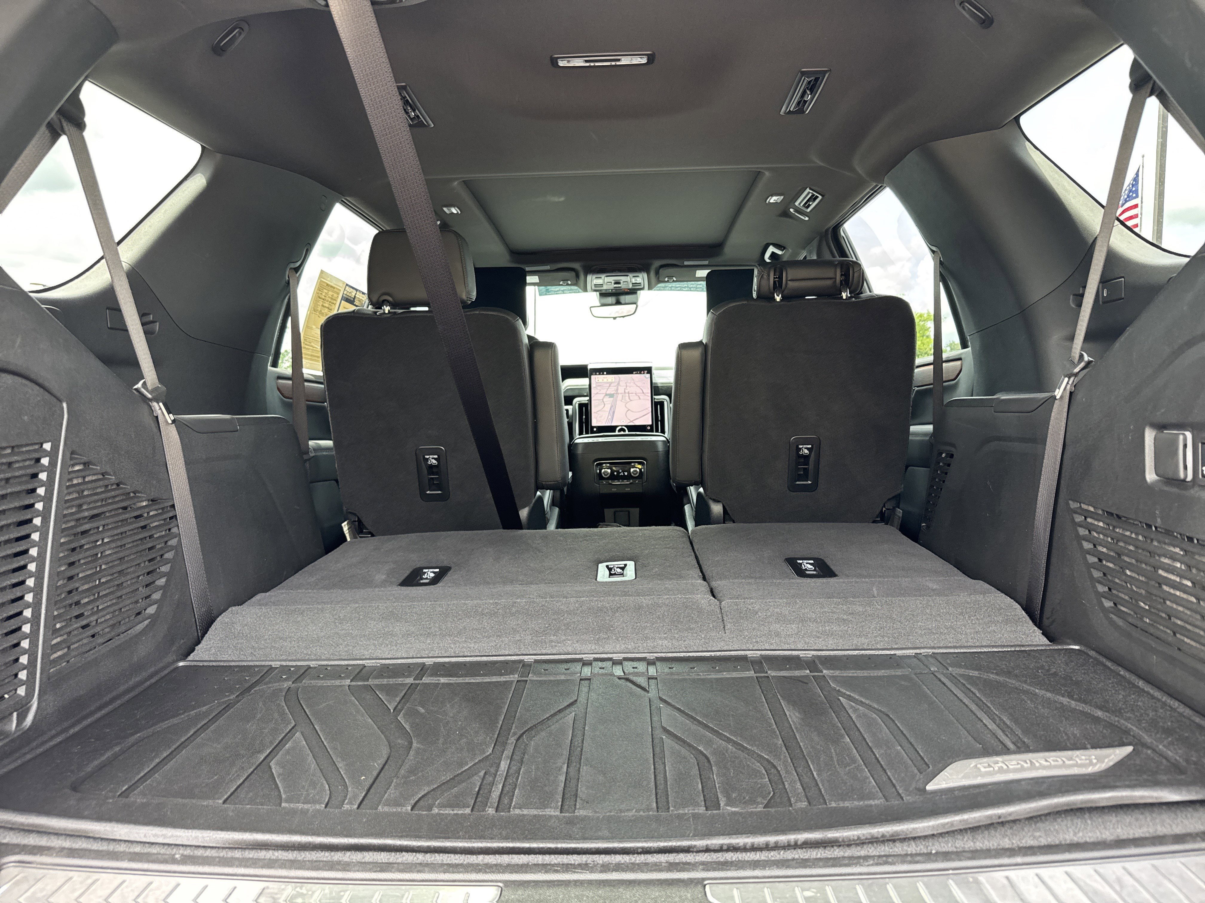 Used 2025 GMC Yukon Denali w/ Denali Reserve Package AWD/4WD image 37