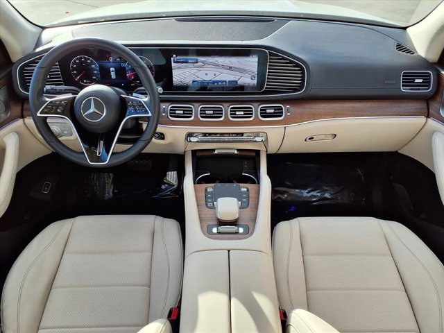 Used 2025 Mercedes-Benz GLS 450 4MATIC image 4