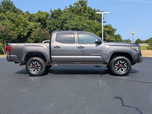 Used 2016 Toyota Tacoma TRD Off-Road w/ Premium & Technology Package AWD/4WD image 8
