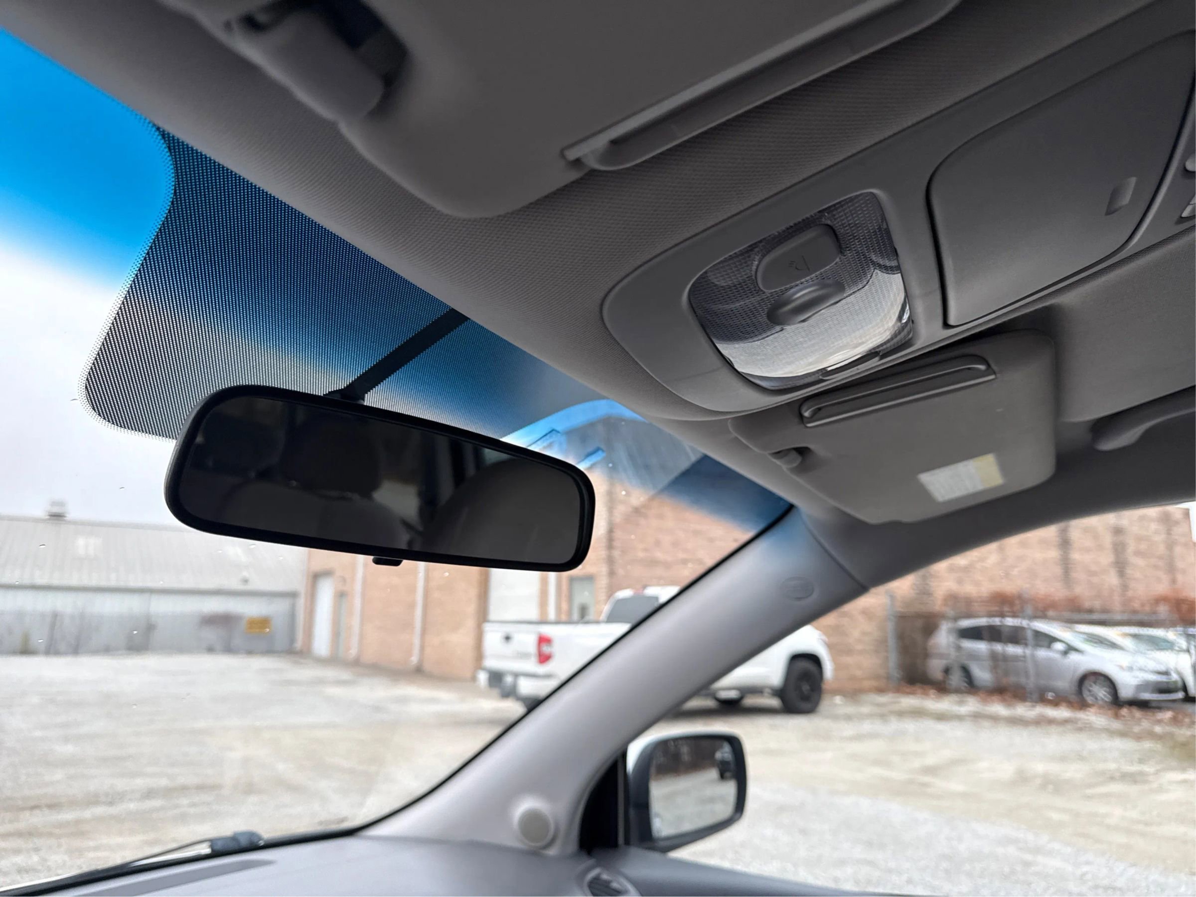 Used 2012 Kia Sedona LX image 18