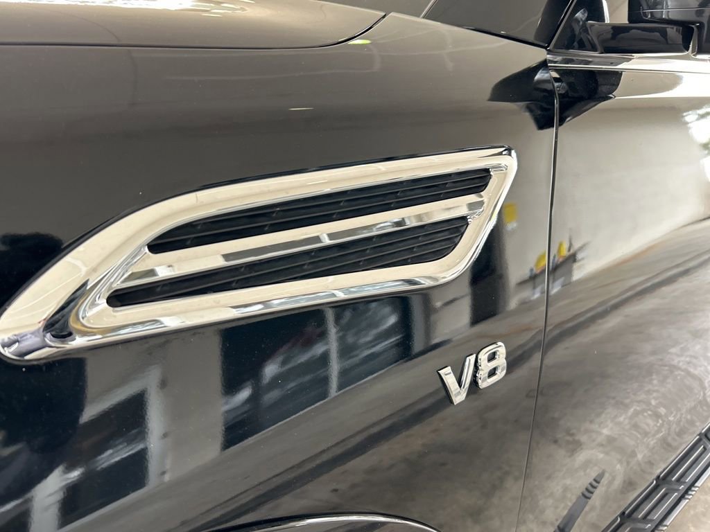 Used 2022 Nissan Armada SL w/ Captain's Chairs Package image 18