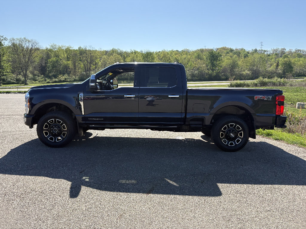 Used 2024 Ford F250 Platinum w/ FX4 Off-Road Package AWD/4WD image 2