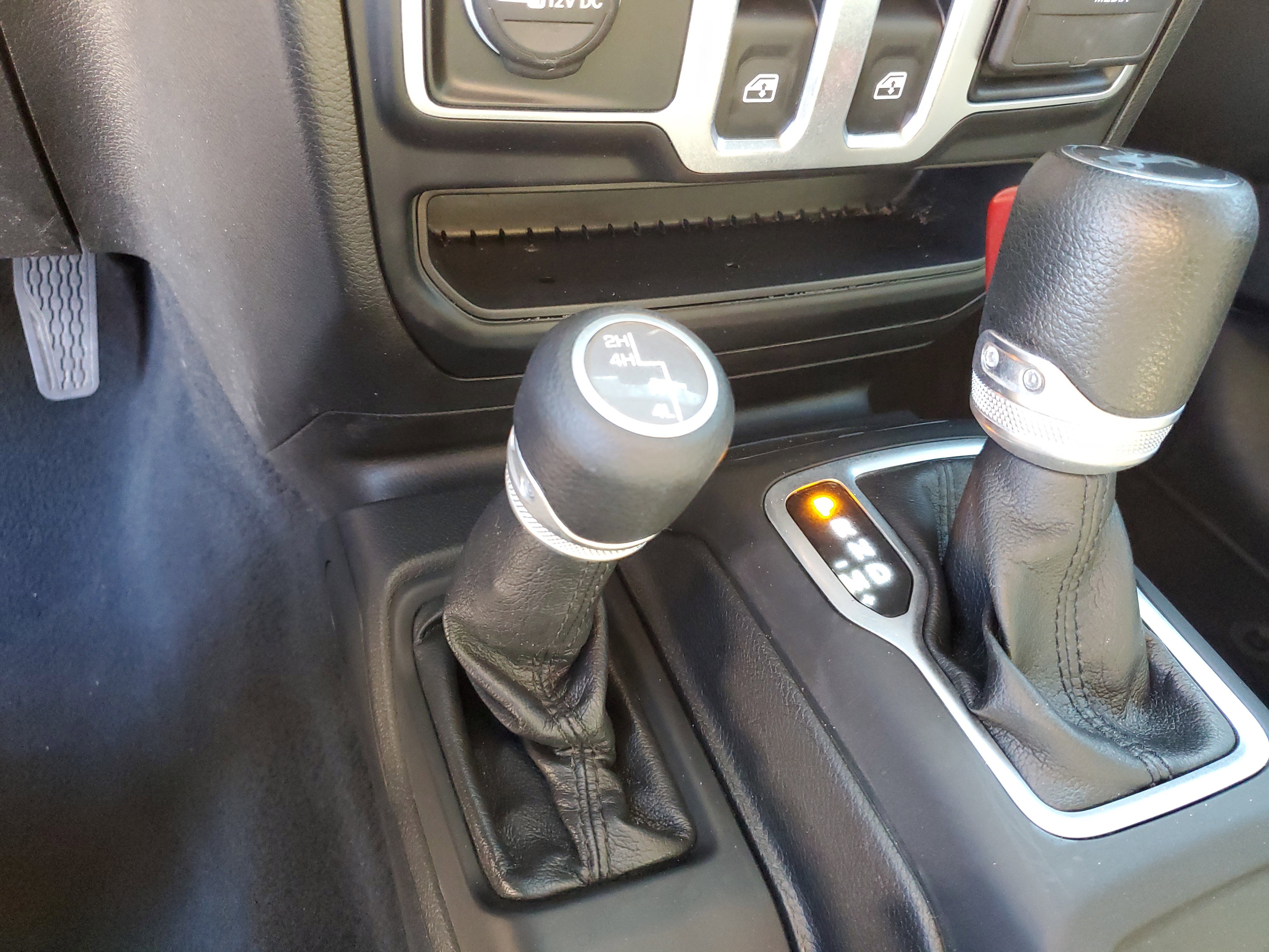 Used 2019 Jeep Wrangler Sport S image 24