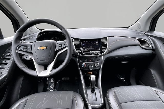 Used 2022 Chevrolet Trax LT w/ LT Convenience Package FWD image 7