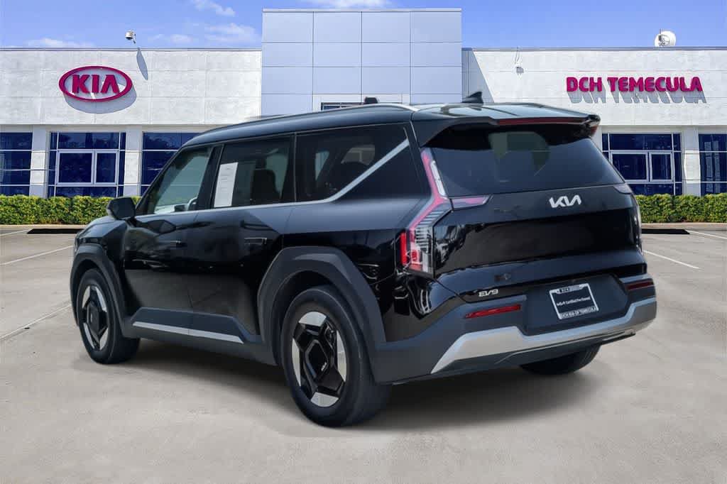 Certified 2024 Kia EV9 Wind AWD/4WD image 6