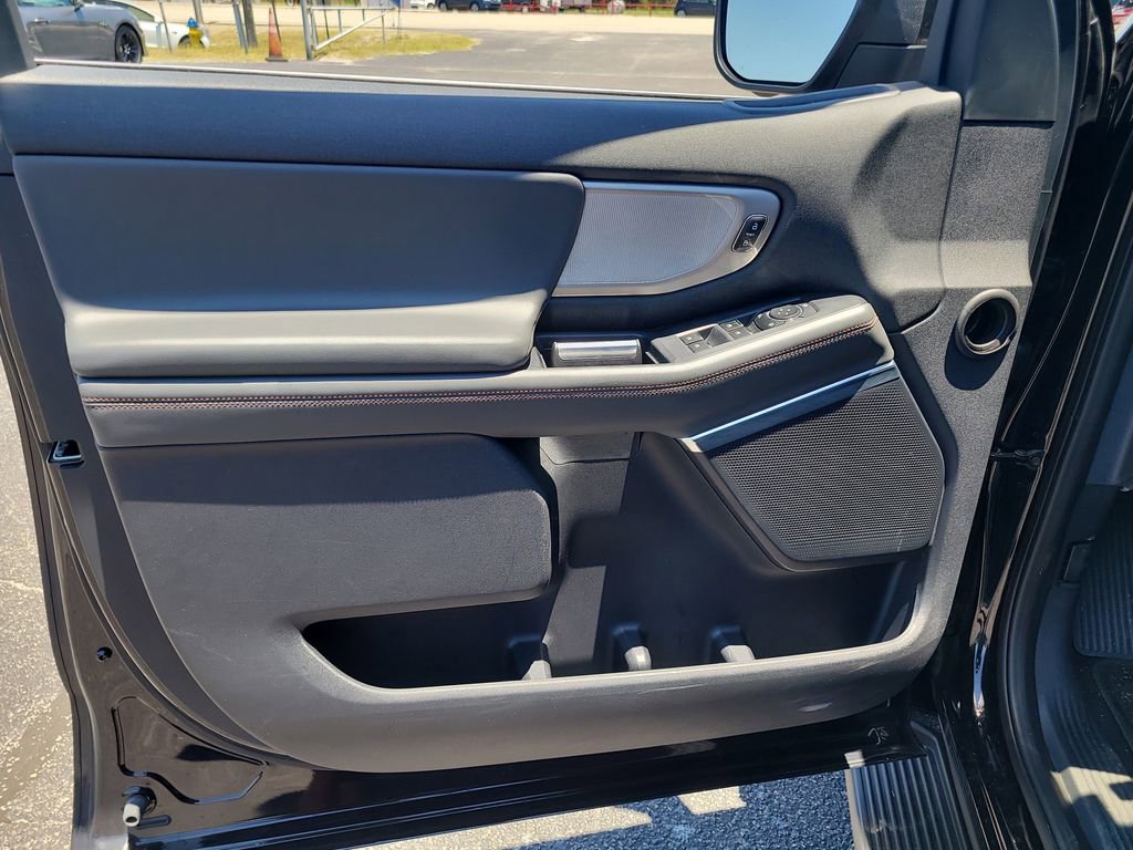 Used 2025 Ford Expedition Max Active AWD/4WD image 16