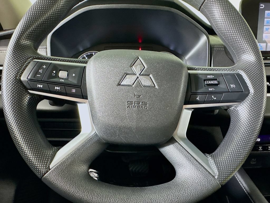 Used 2024 Mitsubishi Outlander ES AWD/4WD image 40