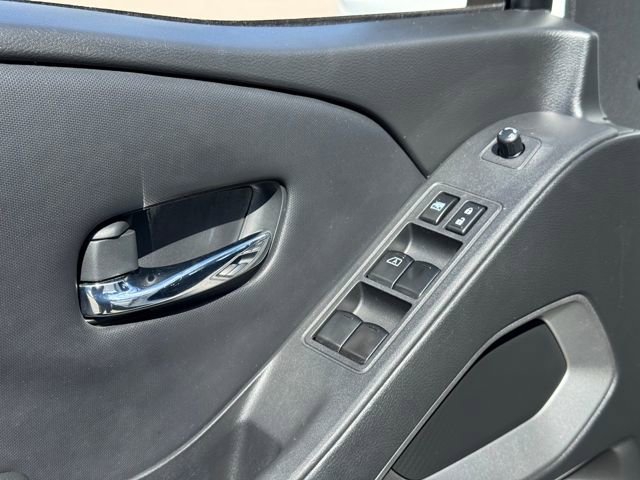 Used 2022 Nissan Frontier SV image 8