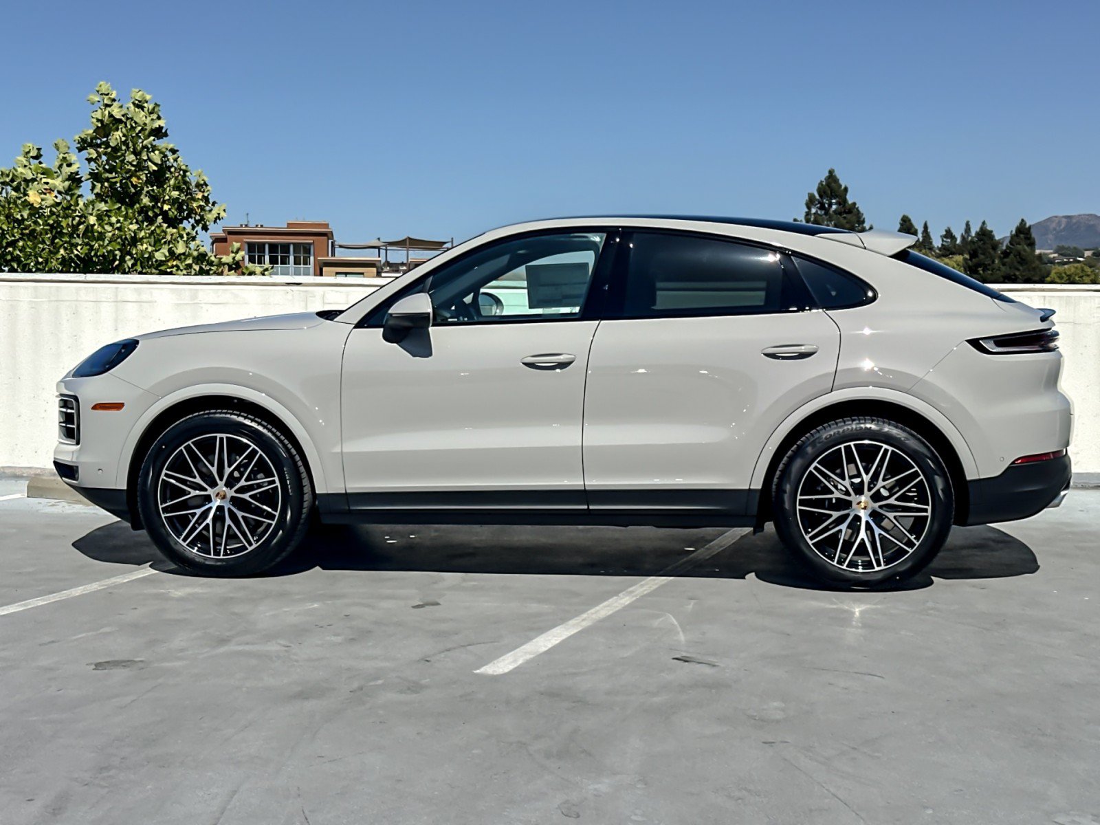 New 2026 Porsche Cayenne Coupe AWD/4WD image 2