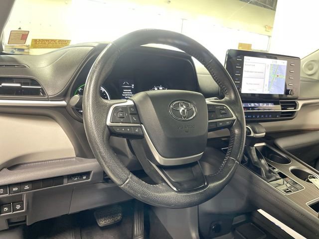 Used 2021 Toyota Sienna XLE image 14
