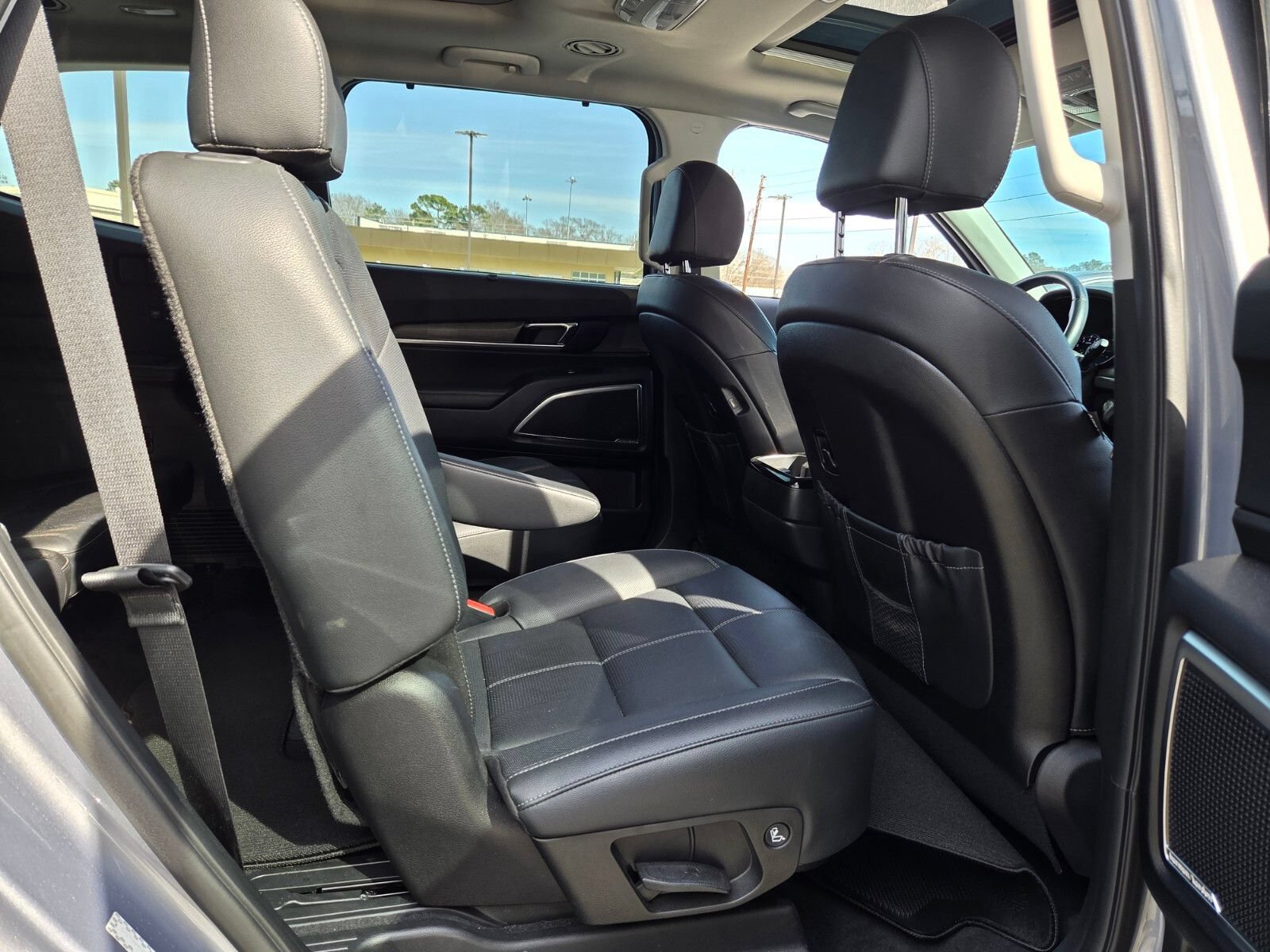 Used 2021 Kia Telluride SX w/ Nightfall Edition Package AWD/4WD image 15