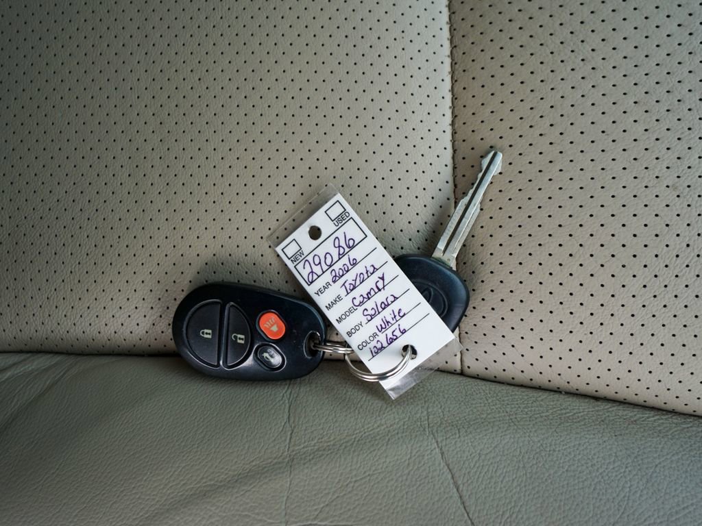 Used 2006 Toyota Solara SLE image 26