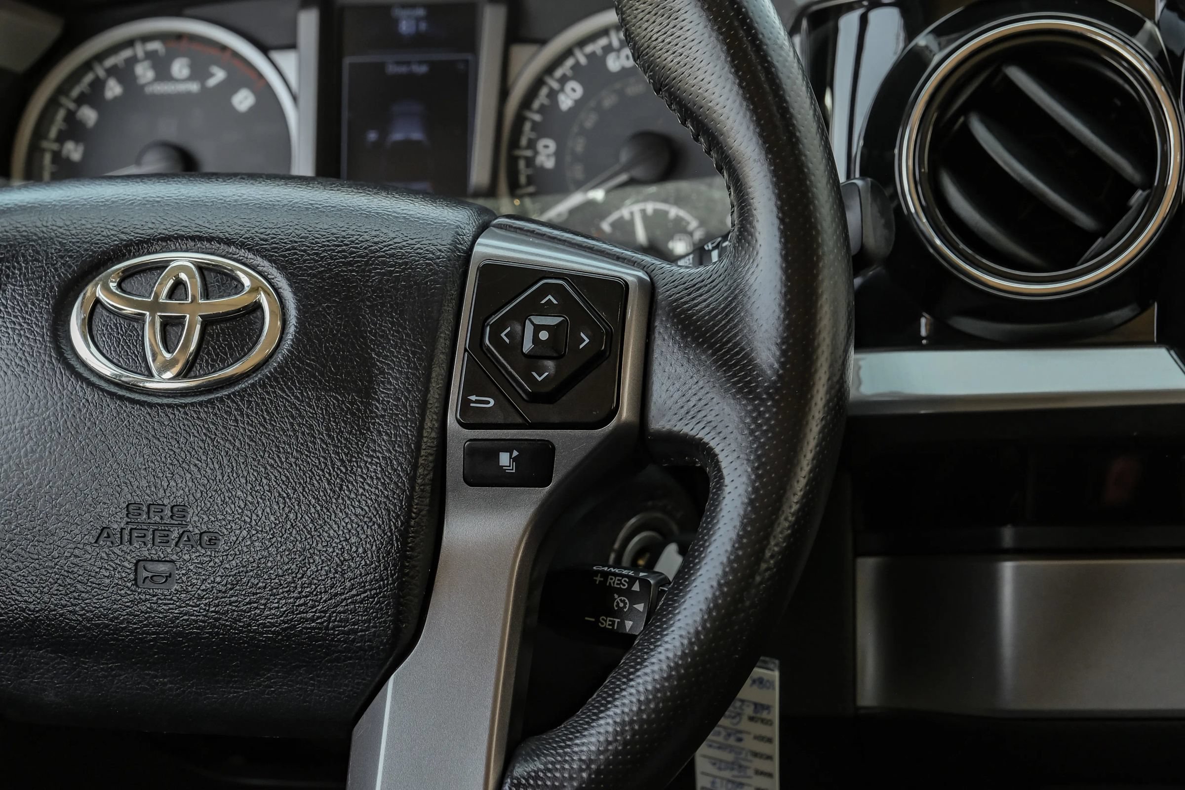 Used 2017 Toyota Tacoma SR5 RWD image 19