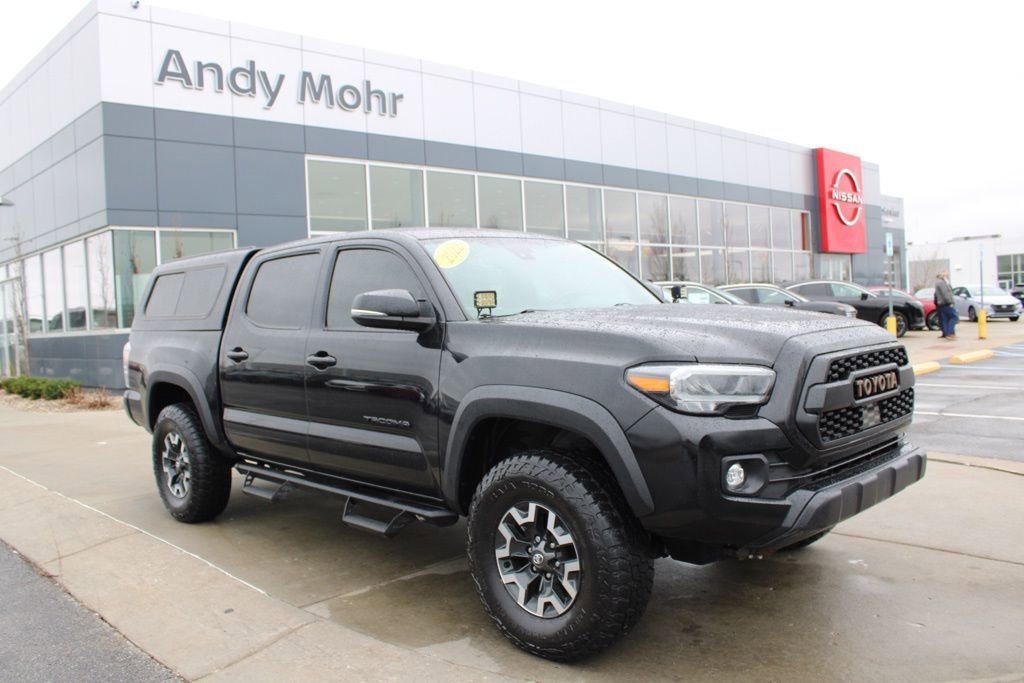 Used 2022 Toyota Tacoma TRD Off-Road image 1