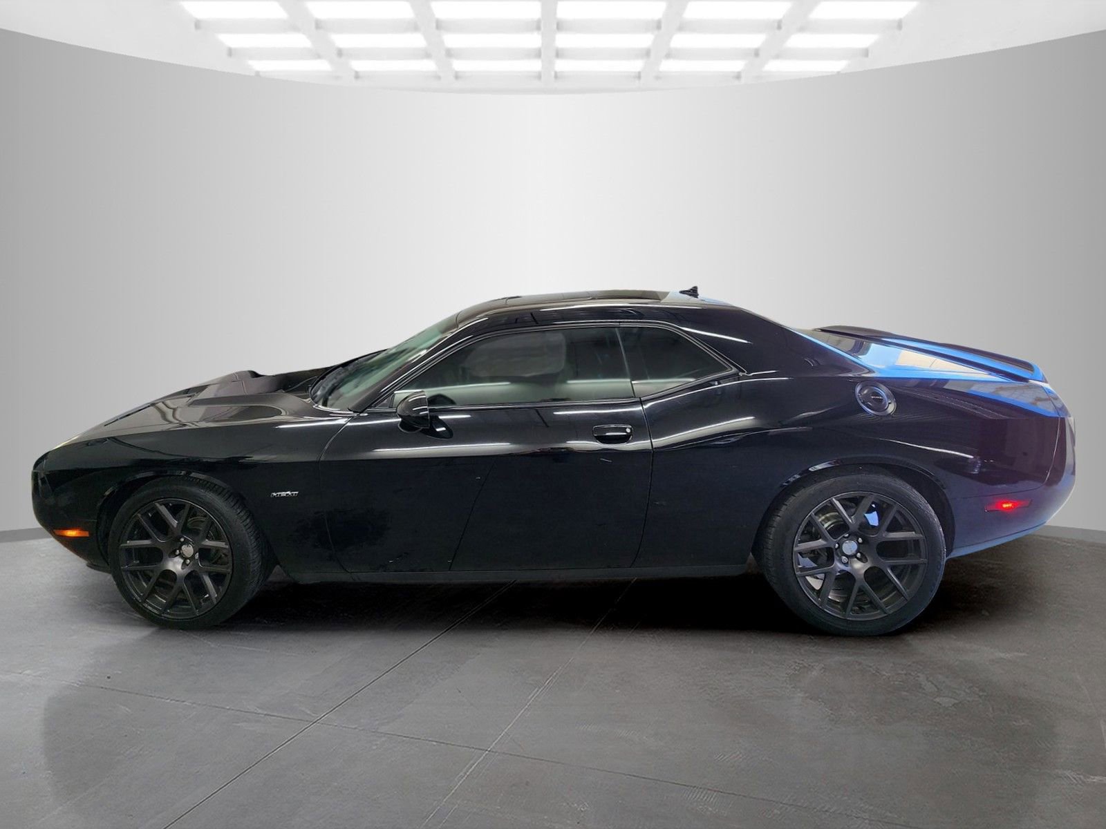 Used 2016 Dodge Challenger R/T Plus image 4