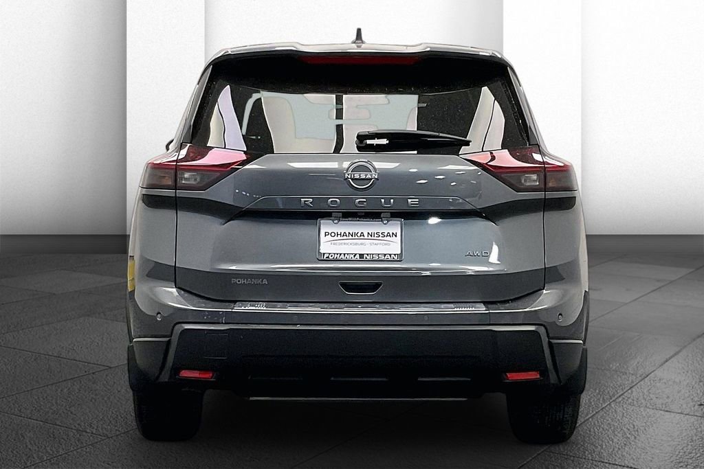 Used 2026 Nissan Rogue SV AWD/4WD image 3