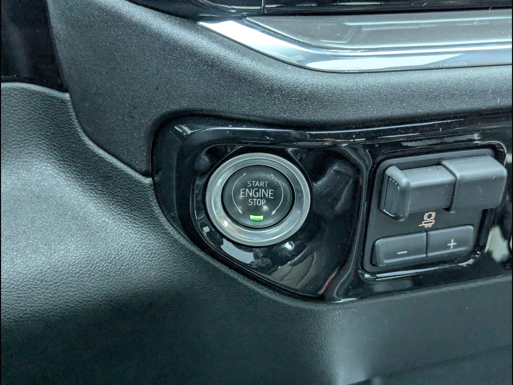Used 2024 Chevrolet Silverado 1500 High Country w/ Technology Package AWD/4WD image 30
