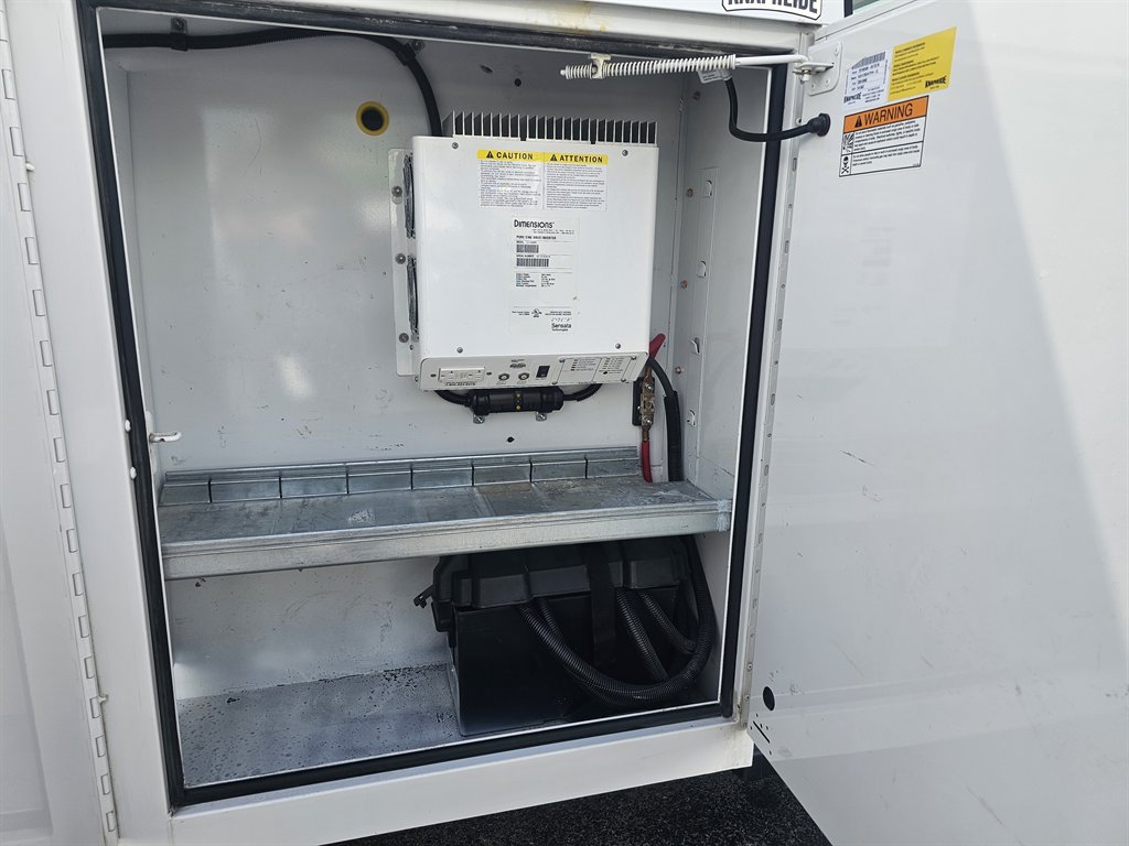 Used 2018 GMC Savana 3500 w/ Power Convenience Package RWD image 17