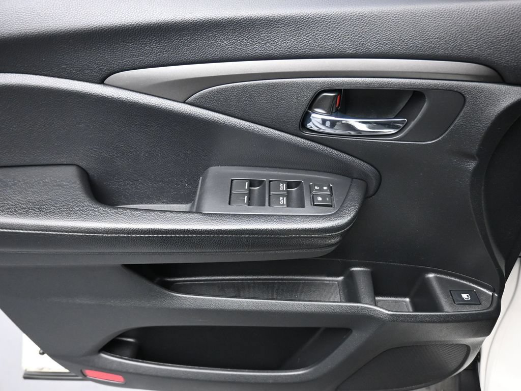 Used 2019 Honda Pilot LX image 10