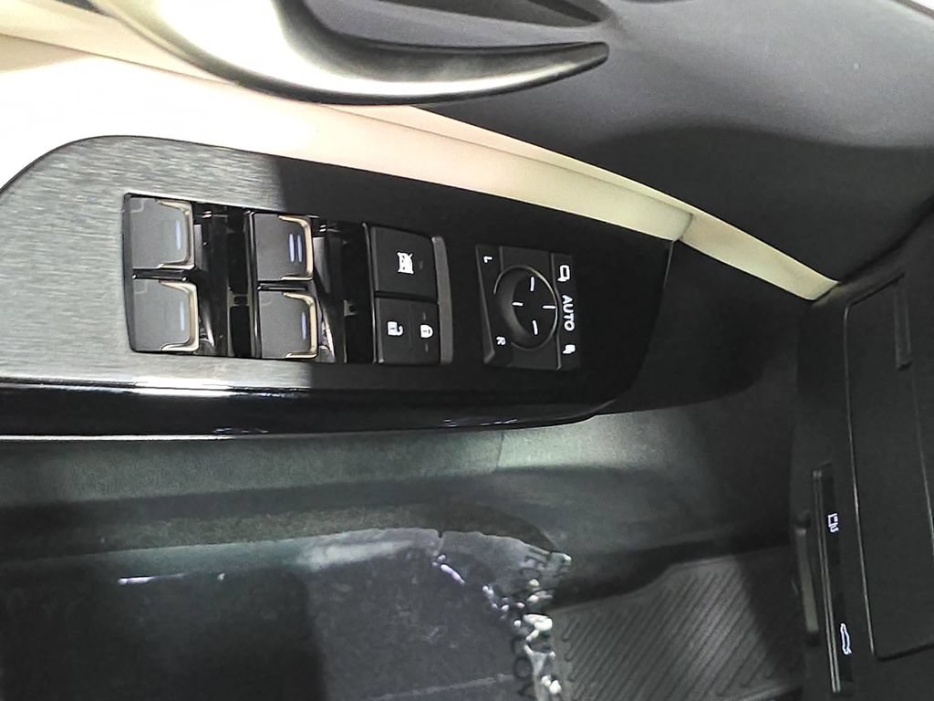 Used 2025 Lexus ES 350 w/ Premium Package FWD image 21