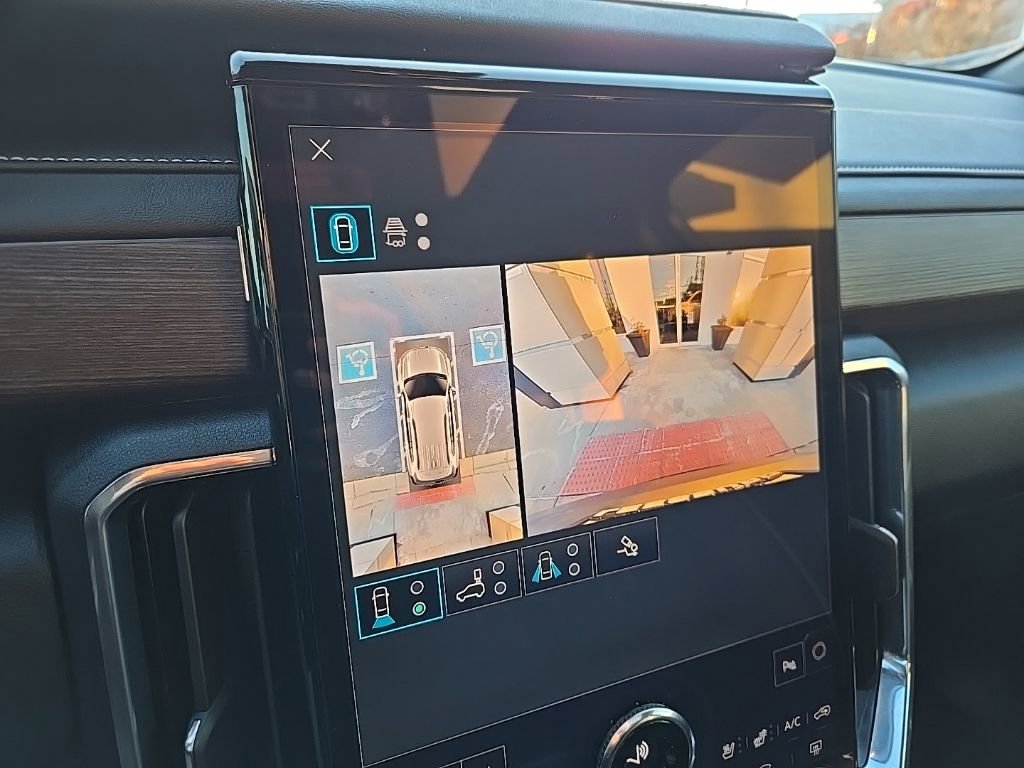 Used 2024 GMC Acadia Denali w/ Super Cruise Package image 33