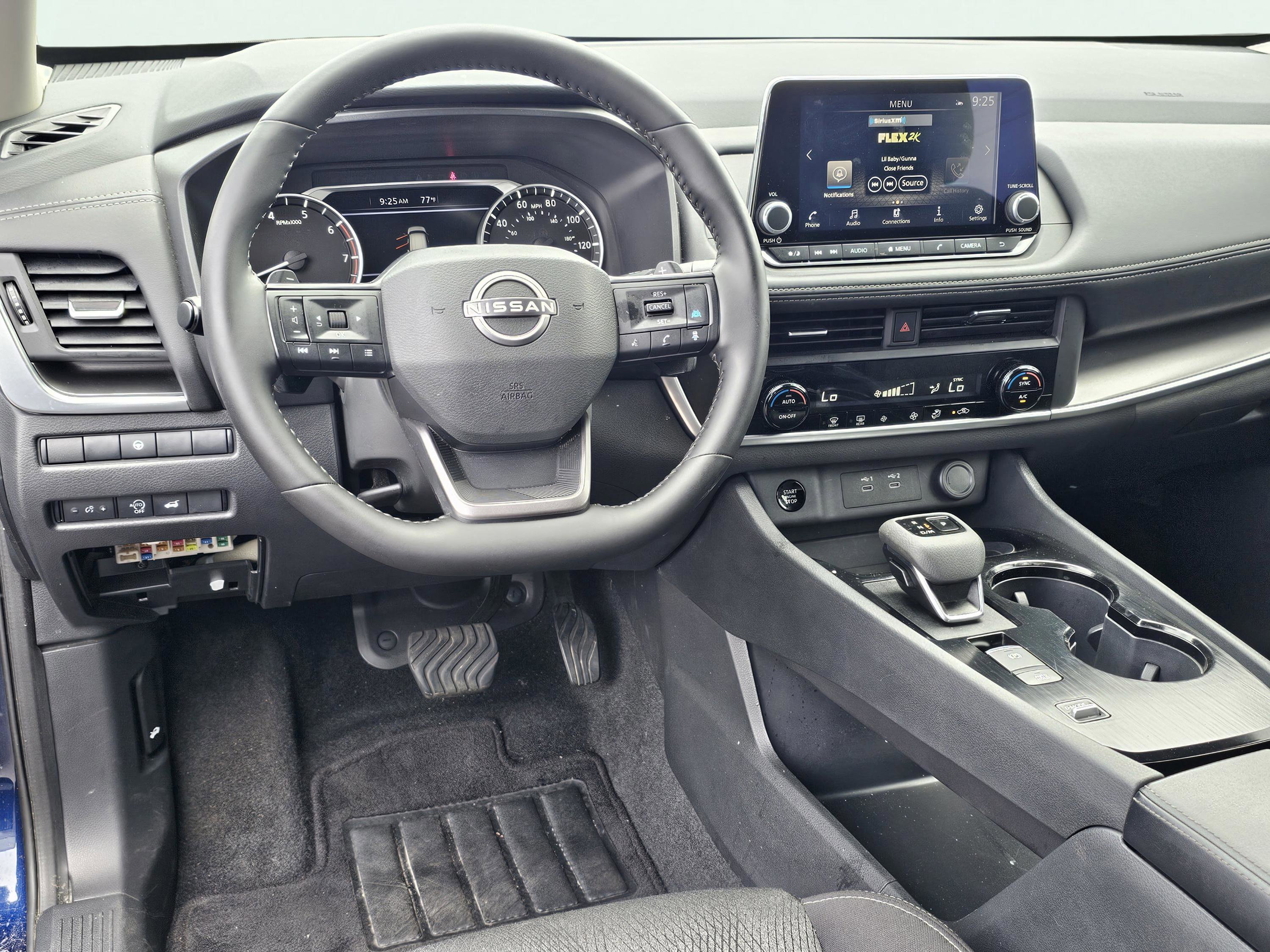 Used 2025 Nissan Rogue SV FWD image 32