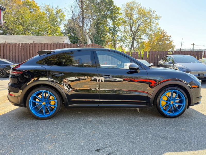 Used 2022 Porsche Cayenne Turbo GT AWD/4WD image 5