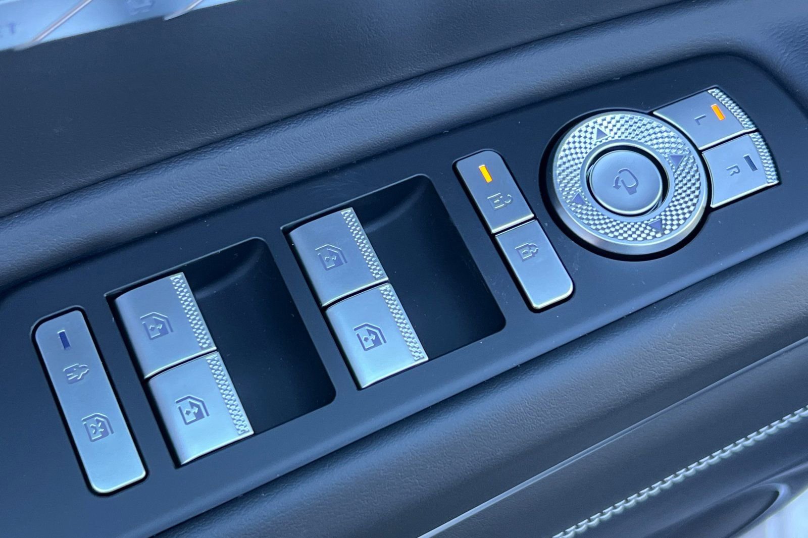 New 2025 Genesis GV80 3.5T e-SC image 13