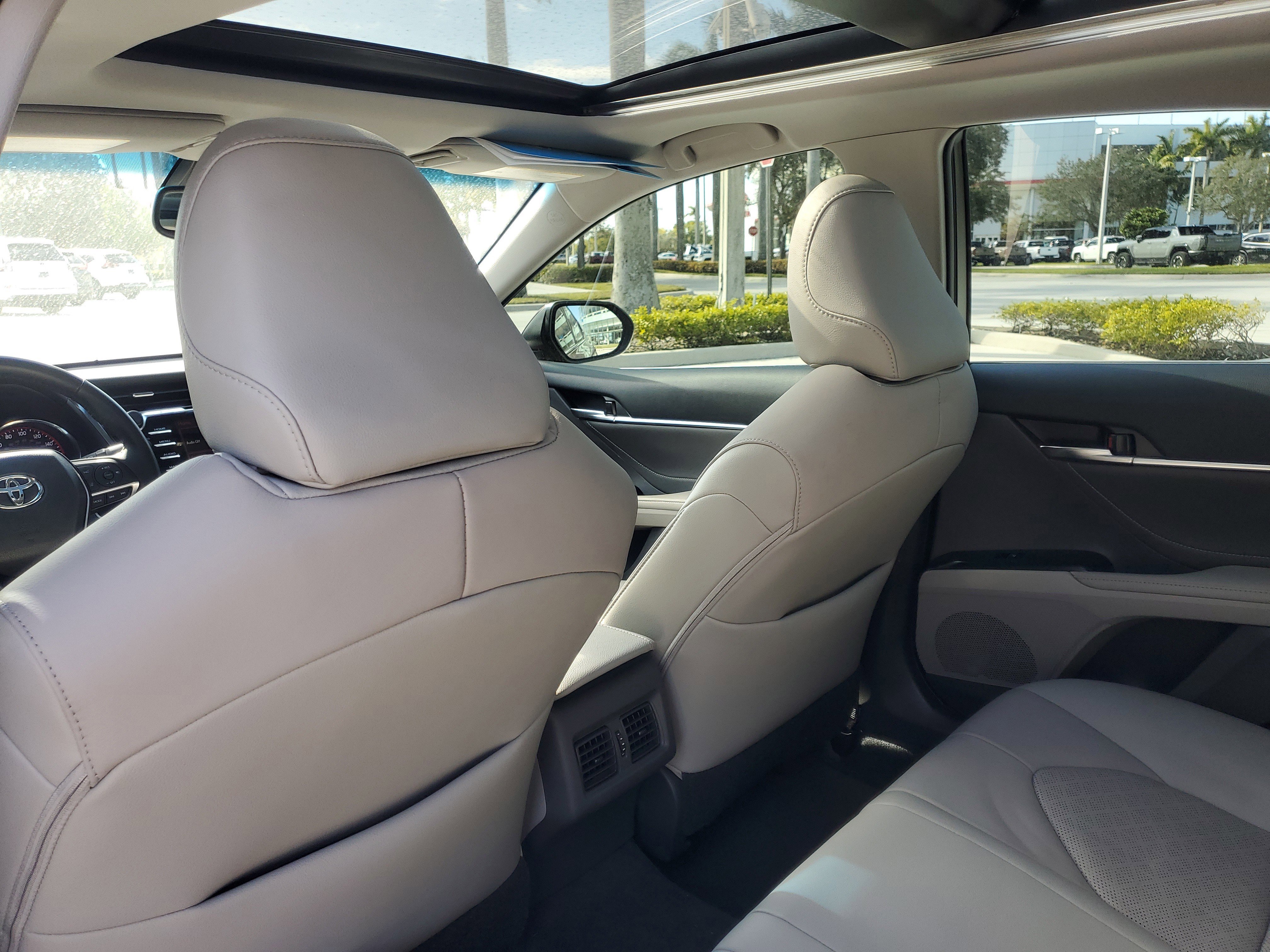 Used 2018 Toyota Camry XSE w/ Driver Assist Package image 15