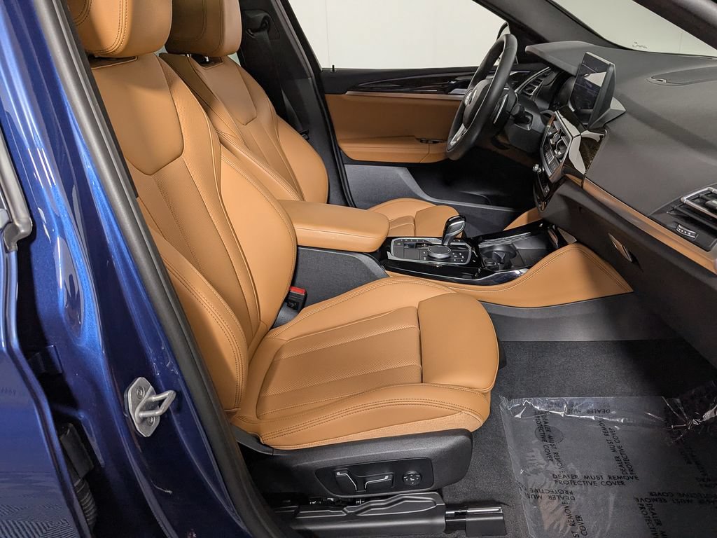 Used 2025 BMW X4 xDrive30i AWD/4WD image 33